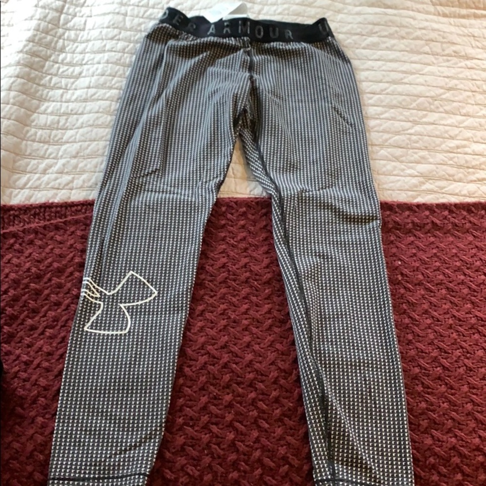 Under armor leggings size small